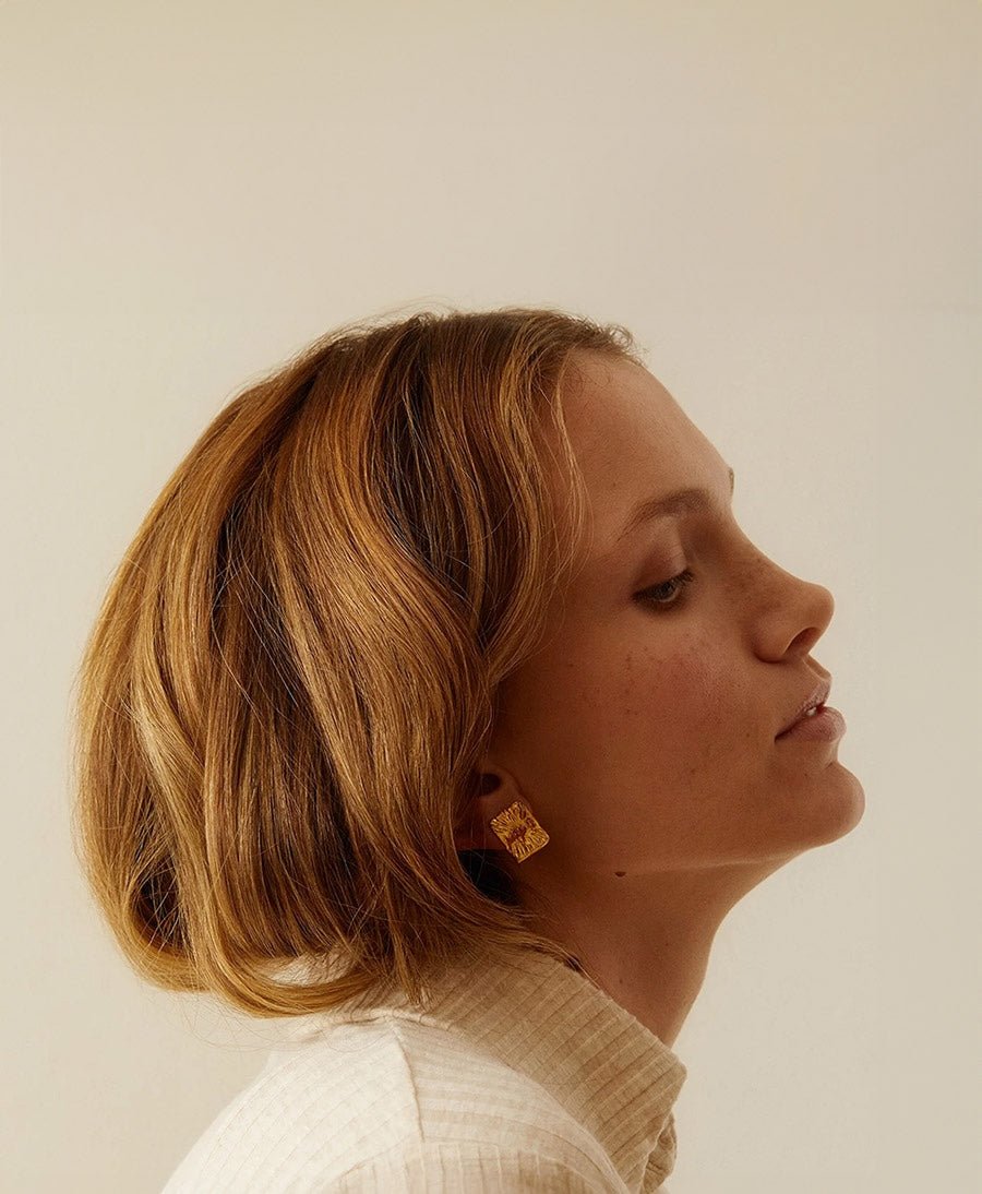 Elise Tsikis - theclomeshype.com
