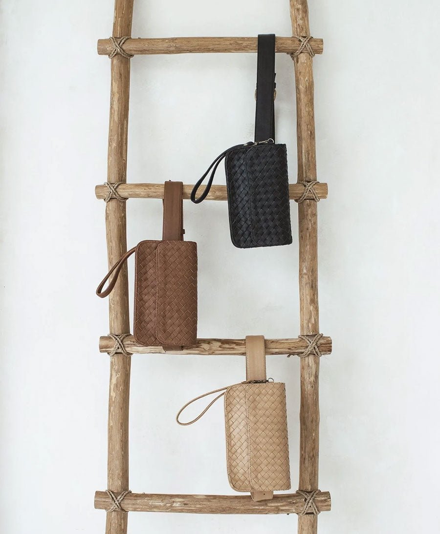 Braune Gürteltasche aus Leder - The Ziggy Woven Belt Bag Tan - MANDRN - clomes