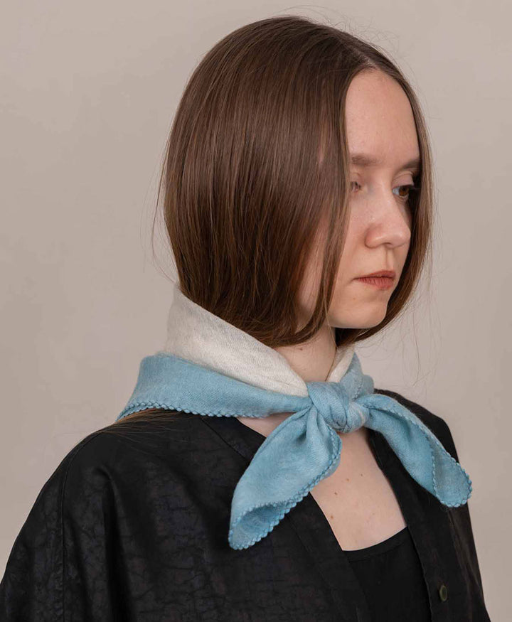 Kaschmirfoulard mit Farbverlauf - Hellblau