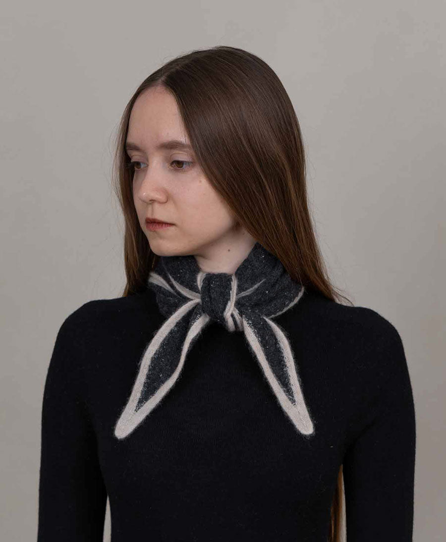 Kleiner Gestrickter Schal / Foulard aus Kaschmir - Anthrazit / Beige