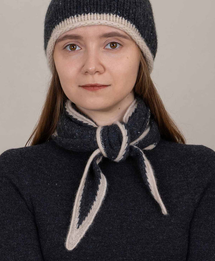 Kleiner Gestrickter Schal / Foulard aus Kaschmir - Anthrazit / Beige