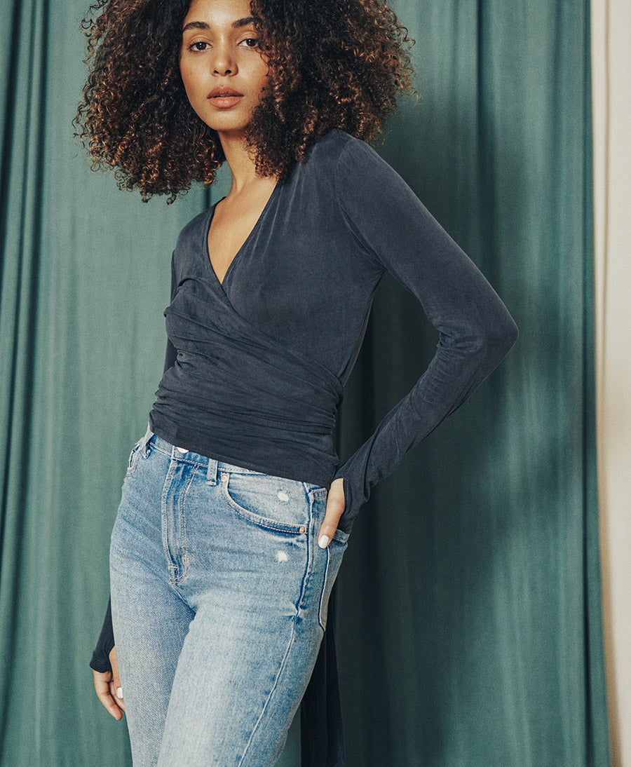 Wickeltop / Wrap Top aus Cupro Jersey - Anthrazit