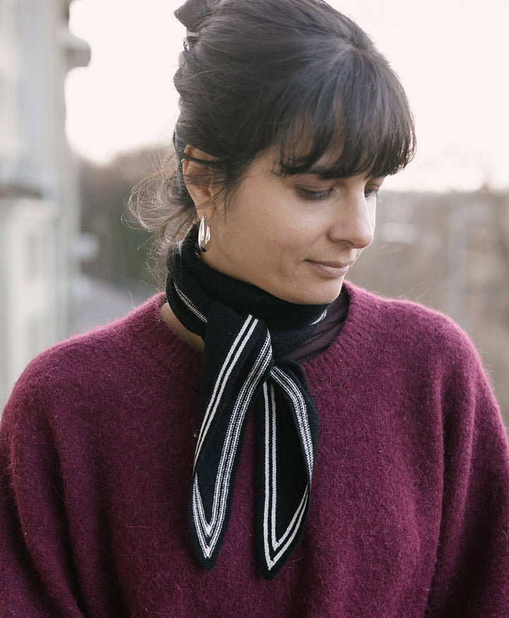 Kleiner Gestrickter Schal / Foulard aus Kaschmir - Schwarz / Weiss