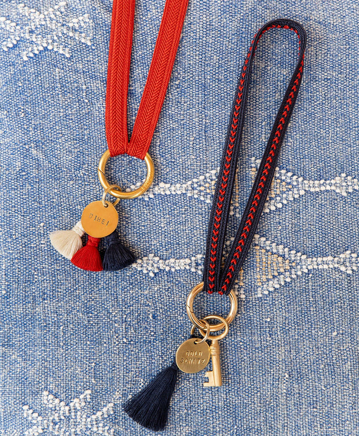 Kurzes Schlüsselband "Zahra Mini" mit vergoldetem Karabiner - Love