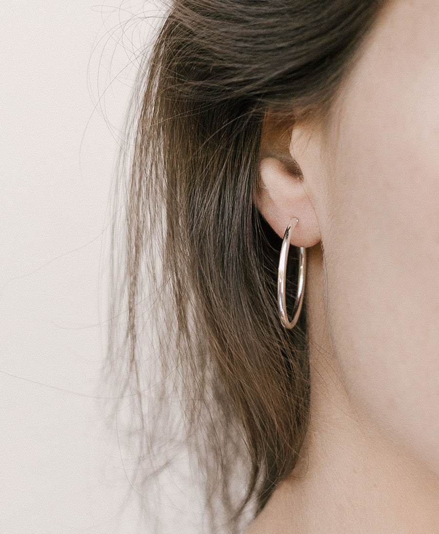 Klassische dünne Creolen VIDA 30mm mit Klappverschluss - Sterling Silber - Clomes - clomes