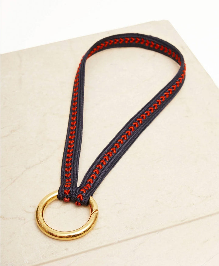 Kurzes Schlüsselband "Zahra Mini" mit vergoldetem Karabiner - Love