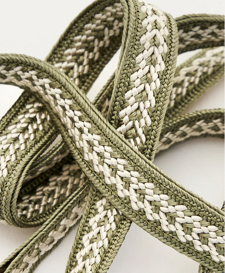 Kurzes Schlüsselband "Zahra Mini" mit silbrigem Karabiner - Matcha