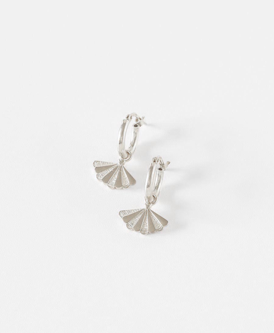 SANTIAGO Mini Hoops - Kreolen mit Anhänger mit Weissgold vergoldet - V Design Lab - clomes