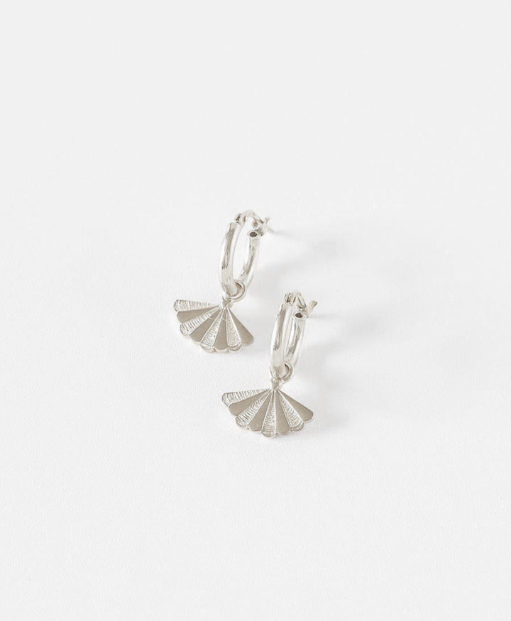 SANTIAGO Mini Hoops - Kreolen mit Anhänger mit Weissgold vergoldet - V Design Lab - clomes