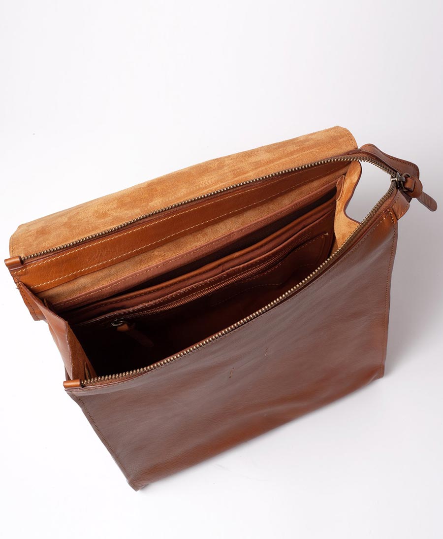Schlichter Lederrucksack mit Reissverschluss - Braun - PARK - clomes