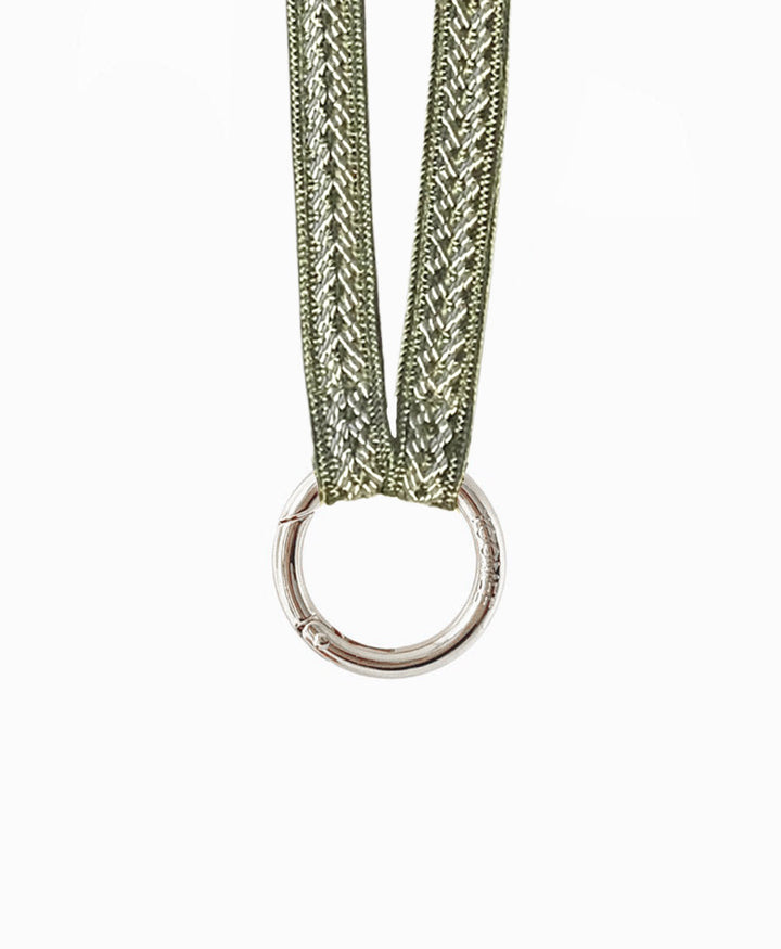 Kurzes Schlüsselband "Zahra Mini" mit silbrigem Karabiner - Matcha