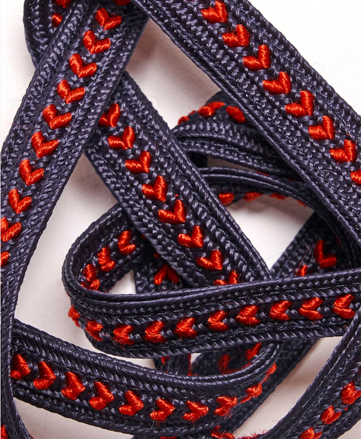 Kurzes Schlüsselband "Zahra Mini" mit vergoldetem Karabiner - Love