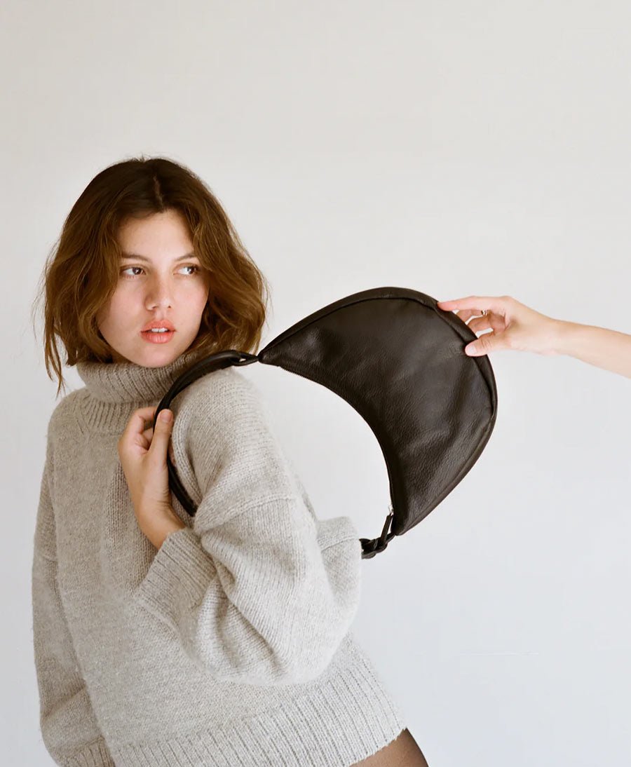Schultertasche &amp; Umhängetasche Bow - Leder, schwarz - Are Studio - clomes