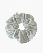 Grosses Scrunchie Bourette Seide Clomes in Hellgrau