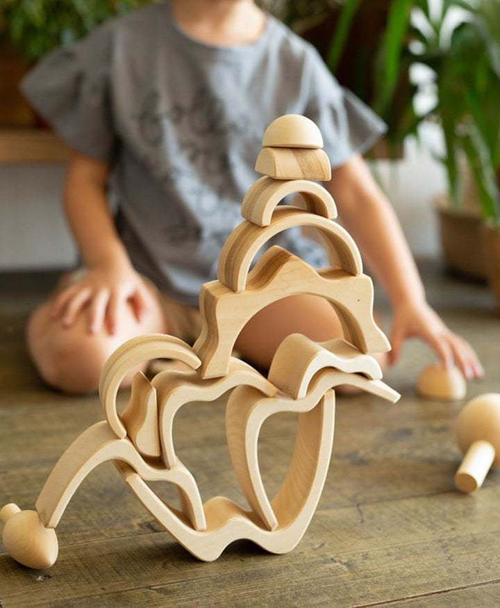 Stapelbares Holzspielzeug "Mountains Small Arch Stacker" - Raduga Grez - clomes