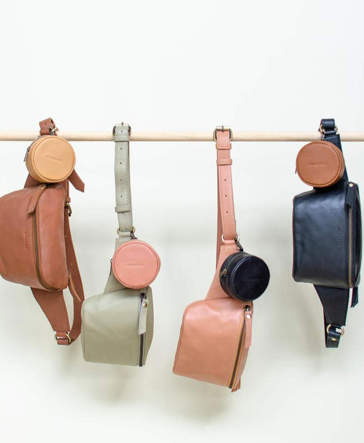 Taschen - Anhänger aus Leder - Rover Circle Tan - MANDRN - clomes